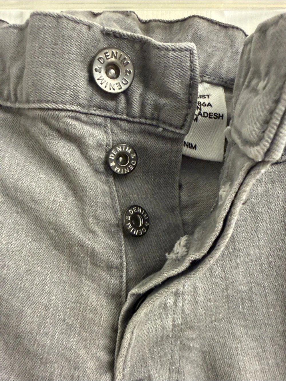 H&M Men's Slim Straight Jeans in Gray Fade